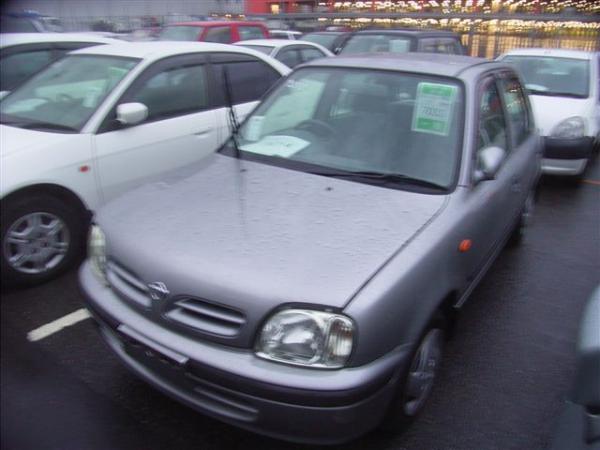 2000 Nissan March Photos