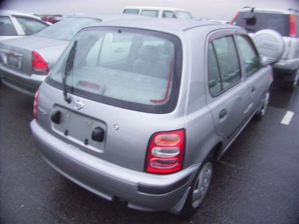 2000 Nissan March Pictures