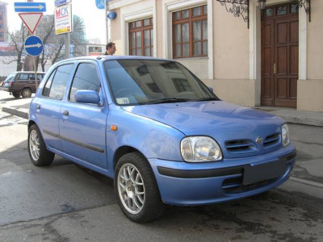 2000 Nissan March