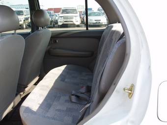 2000 Nissan March Photos