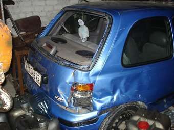 2000 Nissan March Photos
