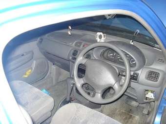 2000 Nissan March Pictures