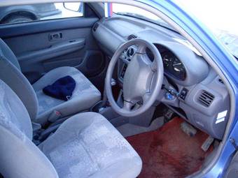2000 Nissan March Pictures