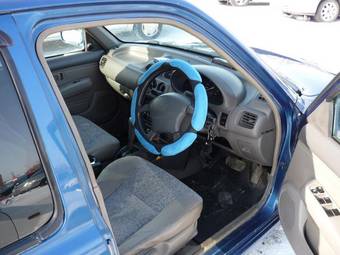 2000 Nissan March Photos