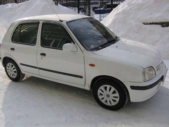 2000 Nissan March Pictures