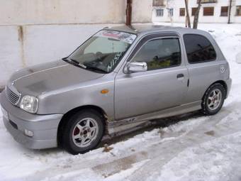 2000 Nissan March Photos