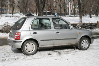 2000 Nissan March Photos