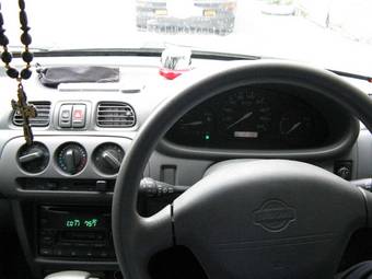 2000 Nissan March Pictures