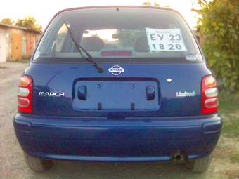 2000 Nissan March Photos