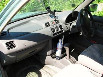 2000 Nissan March Photos