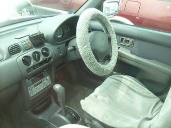 2000 Nissan March Pictures