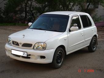 2000 Nissan March Photos