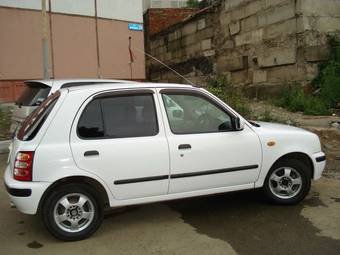 2000 Nissan March Photos