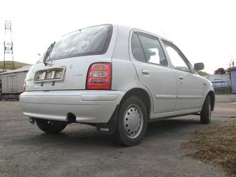 2000 Nissan March Pictures