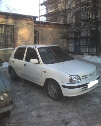 2001 Nissan March