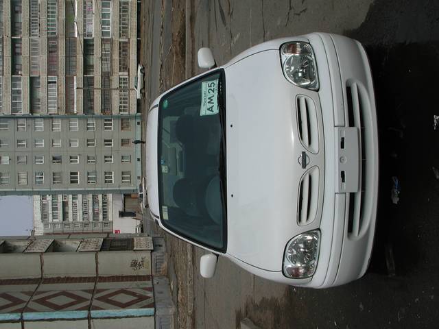 2001 Nissan March