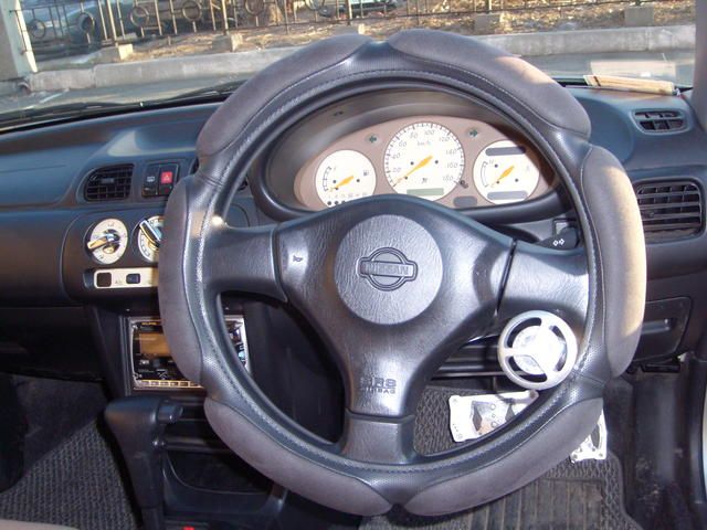 2001 Nissan March