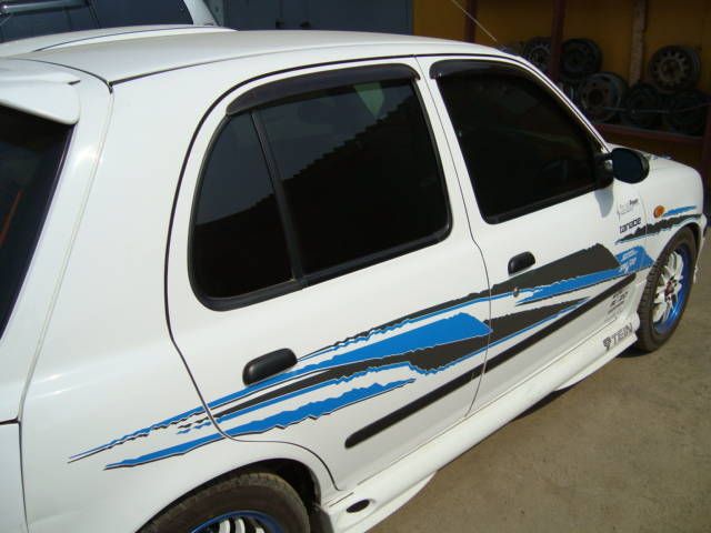 2001 Nissan March