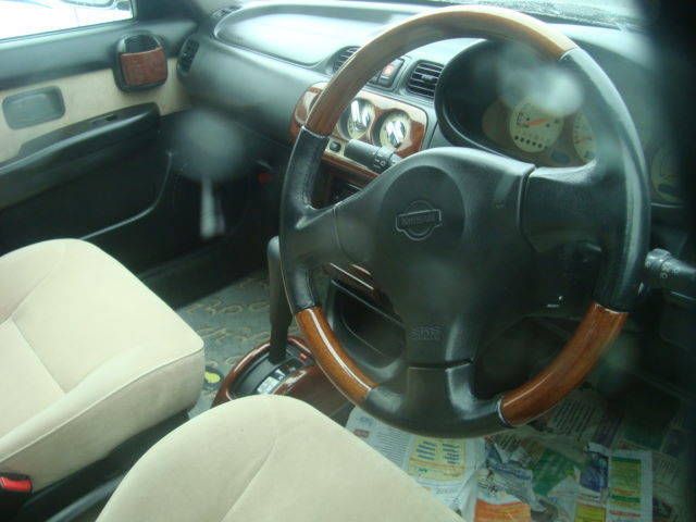2001 Nissan March