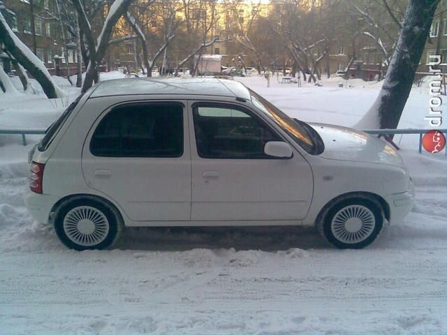 2001 Nissan March