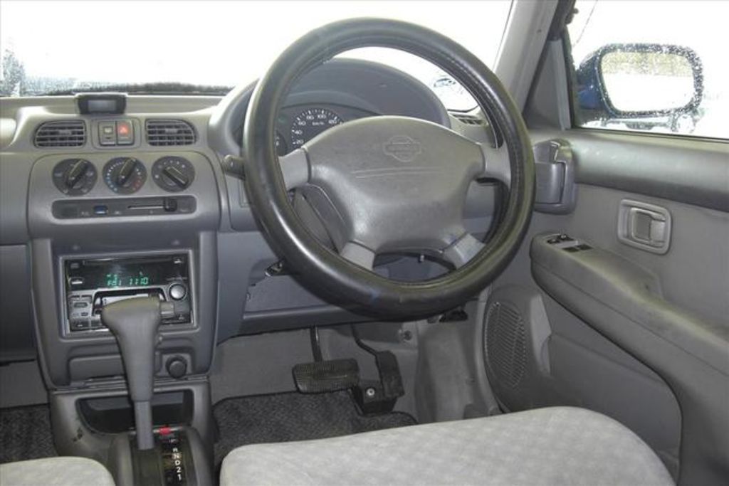 2001 Nissan March