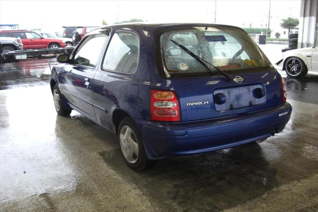 2001 Nissan March