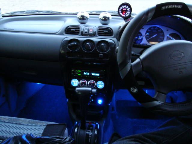 2001 Nissan March