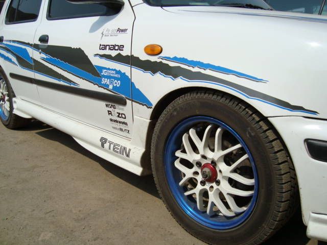 2001 Nissan March