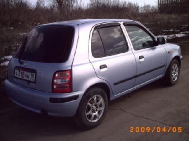 2001 Nissan March