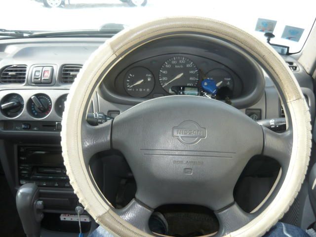 2001 Nissan March