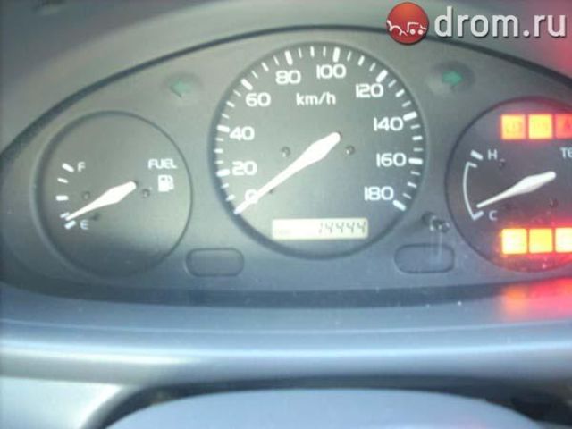 2001 Nissan March