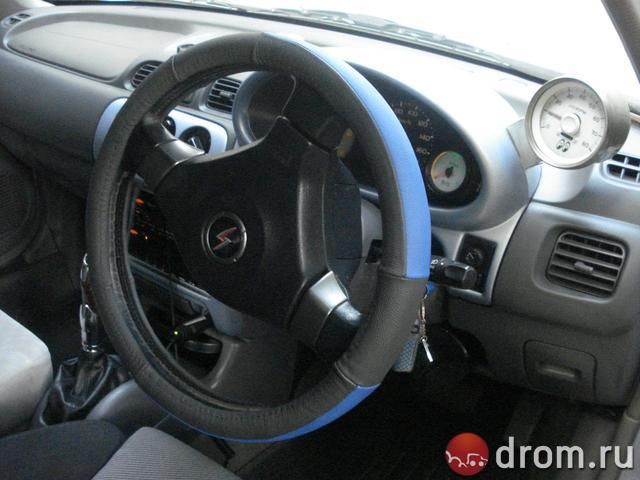 2001 Nissan March