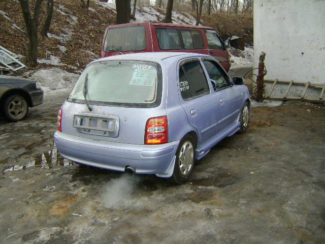 2001 Nissan March