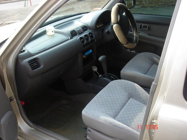 2001 Nissan March