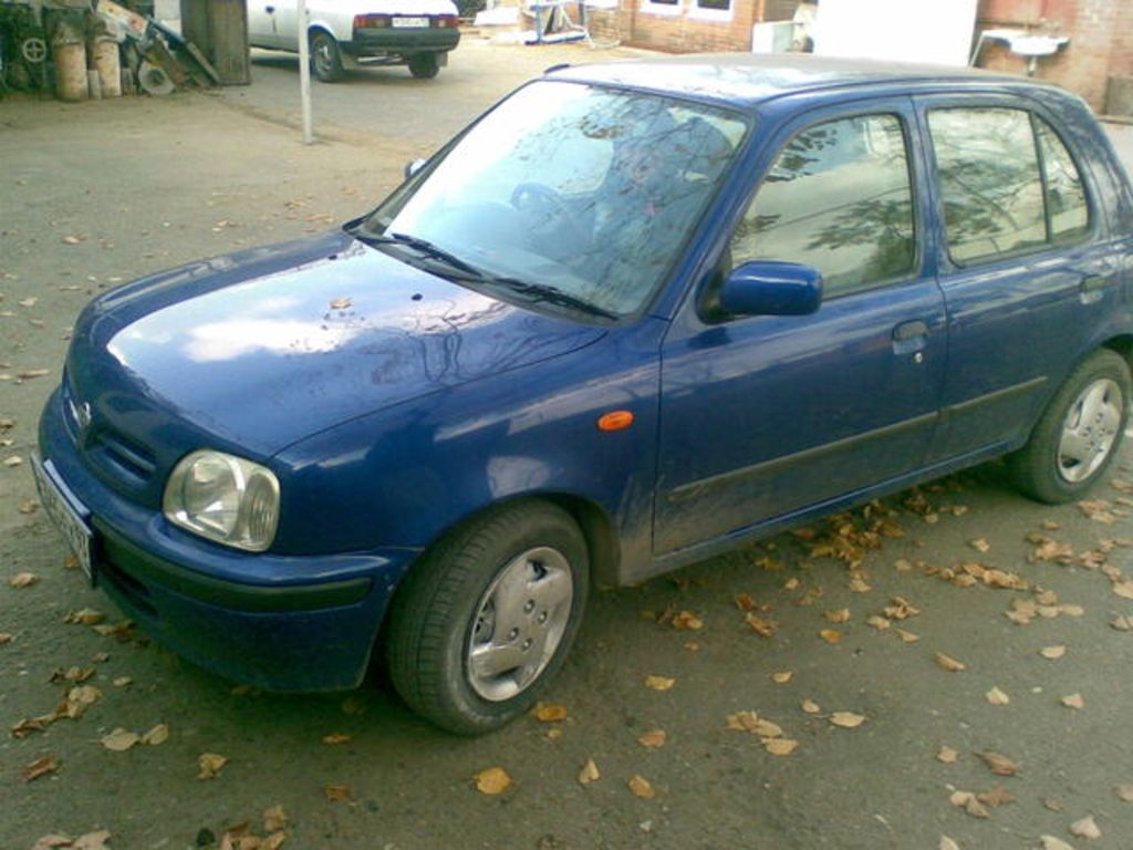 2001 Nissan March