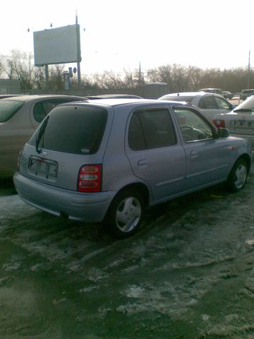 2001 Nissan March
