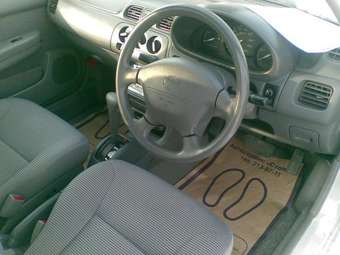 2001 Nissan March