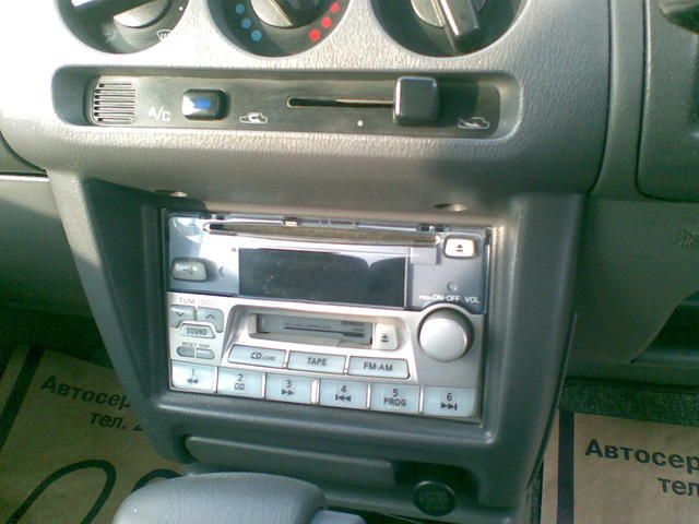 2001 Nissan March