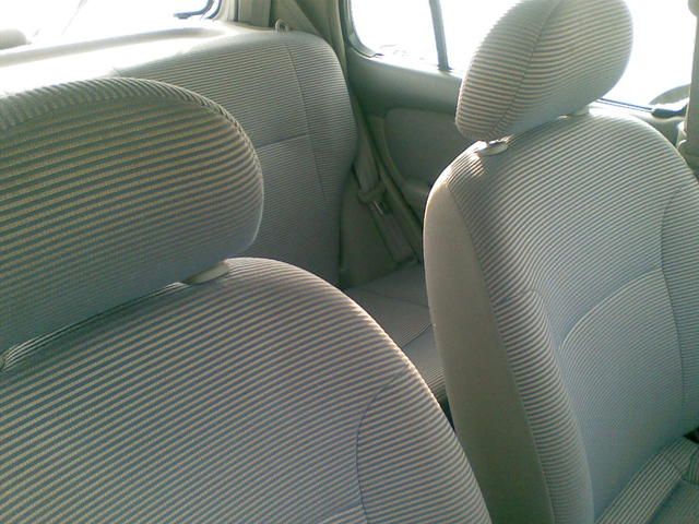 2001 Nissan March