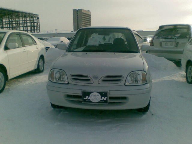 2001 Nissan March