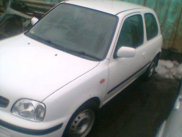 2001 Nissan March