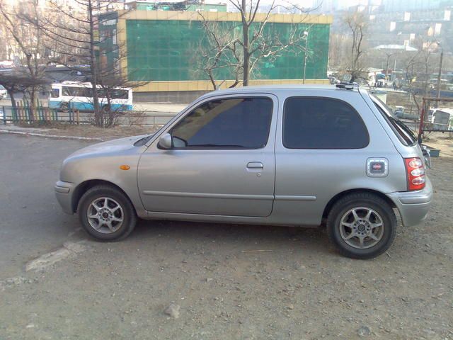 2001 Nissan March