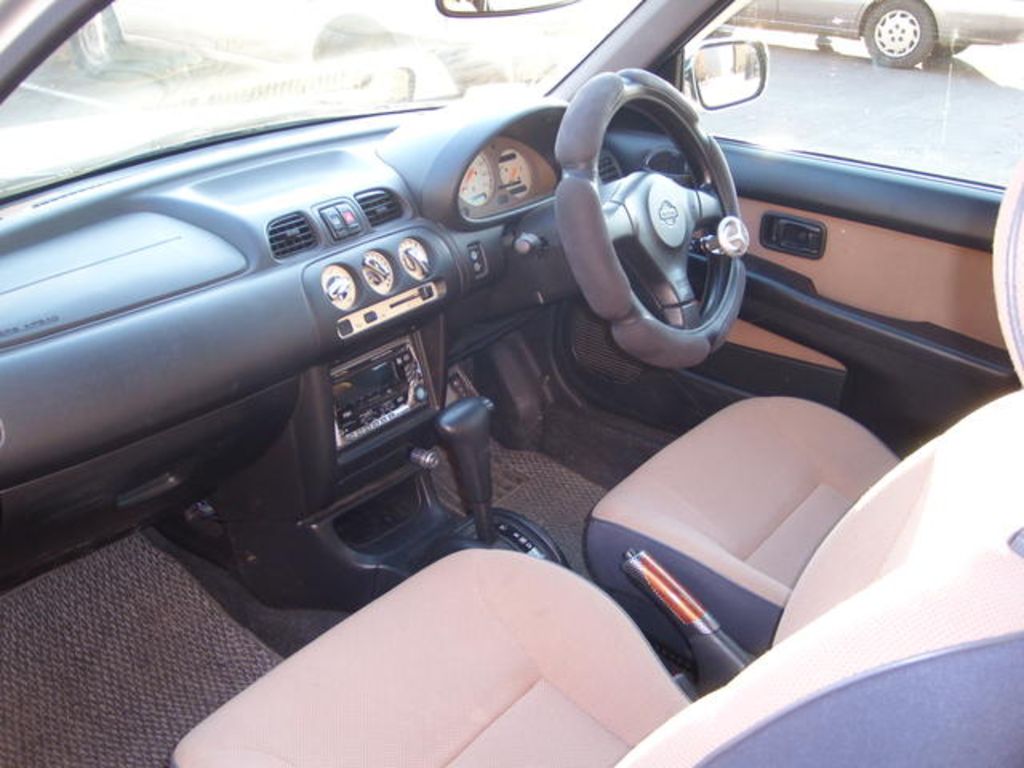 2001 Nissan March
