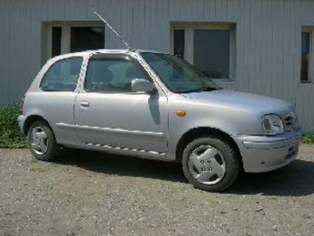 2001 Nissan March