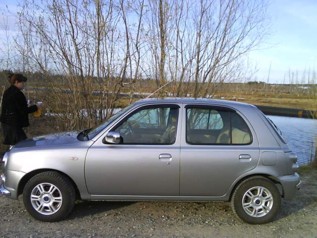 2001 Nissan March