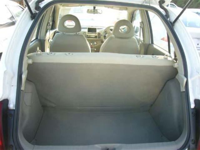 2001 Nissan March
