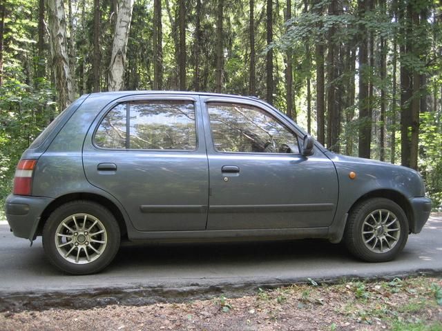 2001 Nissan March