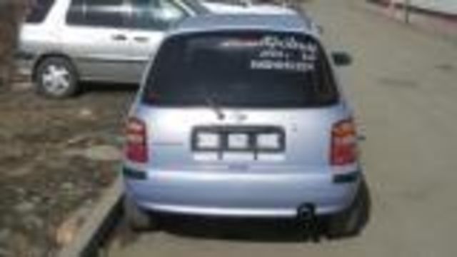 2001 Nissan March