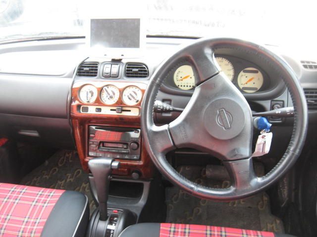 2001 Nissan March
