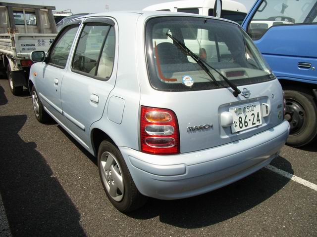 2001 Nissan March Photos